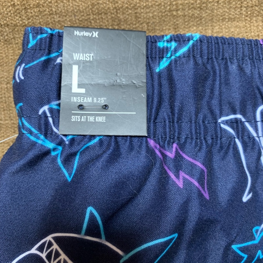 NWT Boys Hurley Swim Trunks. Size: Large - Picture 3 of 5
